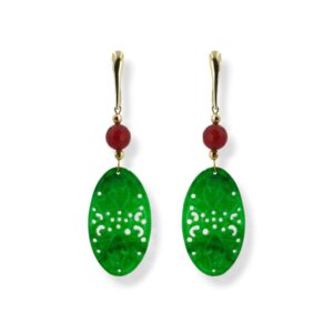 Orecchini con ovale di giada verde traforata, sfera di giada rossa sfaccettata e argento 925 dorato
